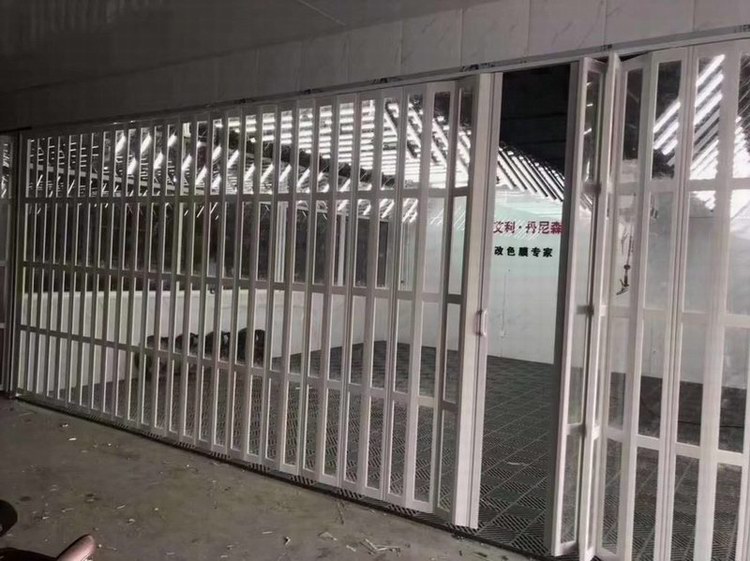 水晶折疊門